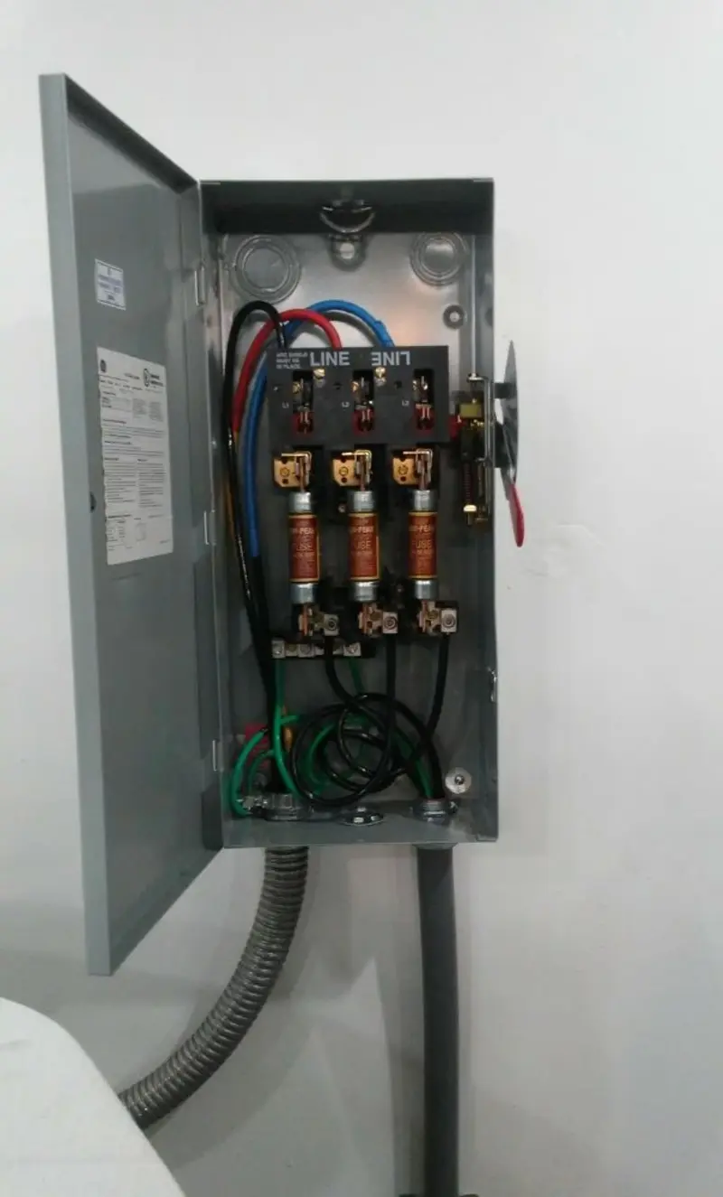 Three-phase disconnect switch installed for Smoke Detector Installation in Arkadelphia